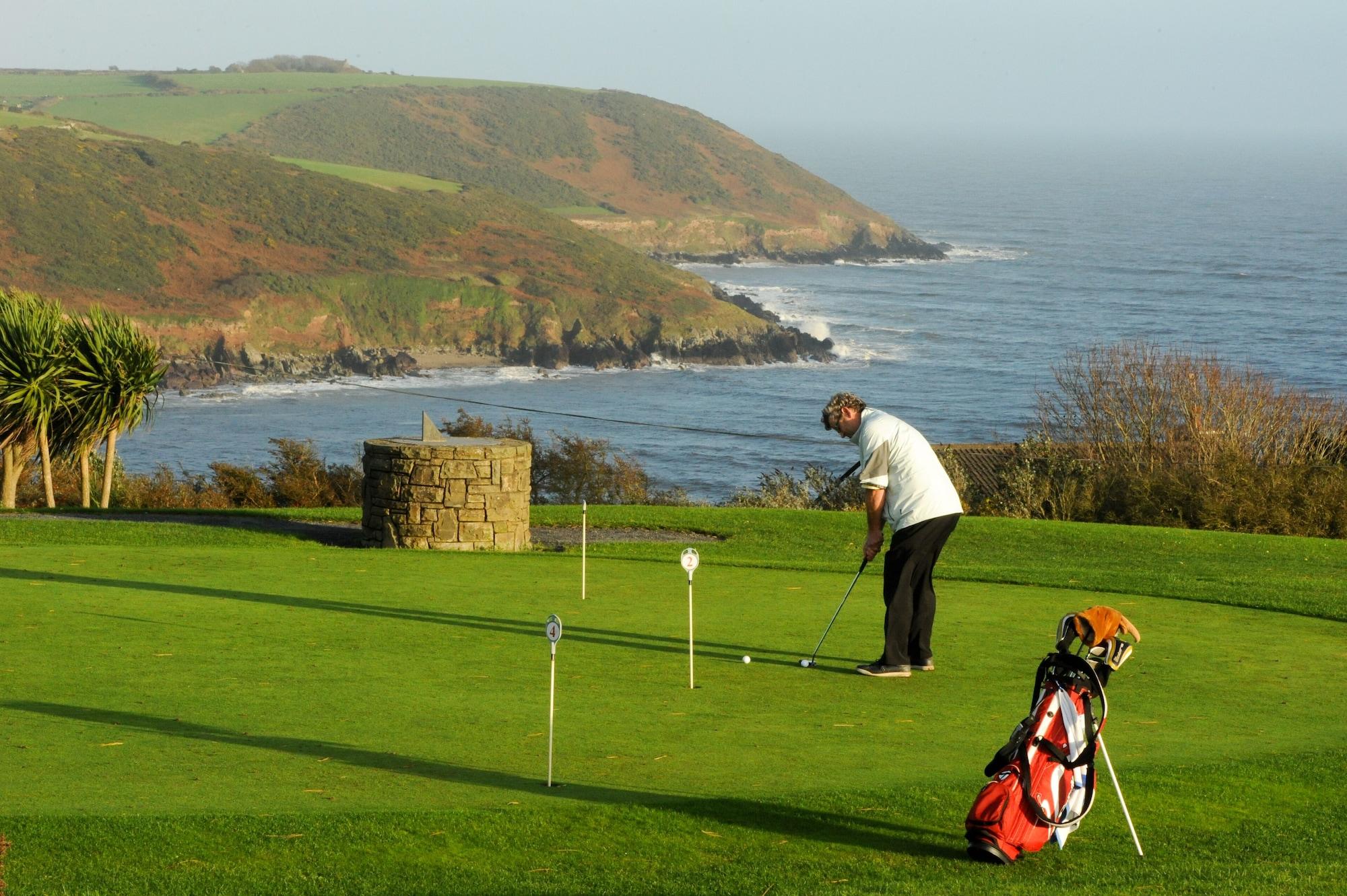 Campo de Golf Ahernes Townhouse & Seafood Bar