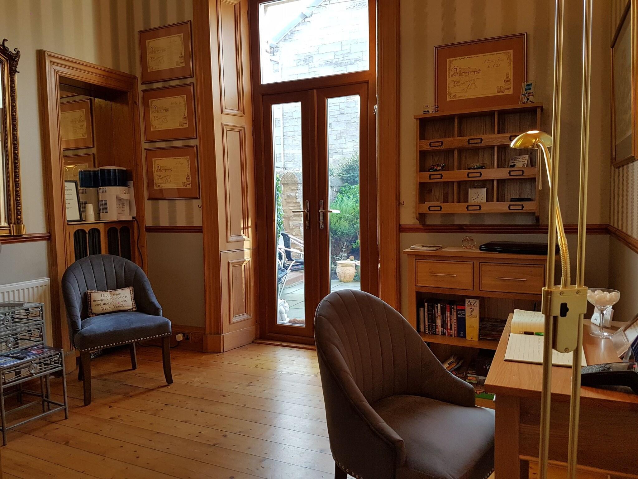 Vista Lobby Lauderville Guest House