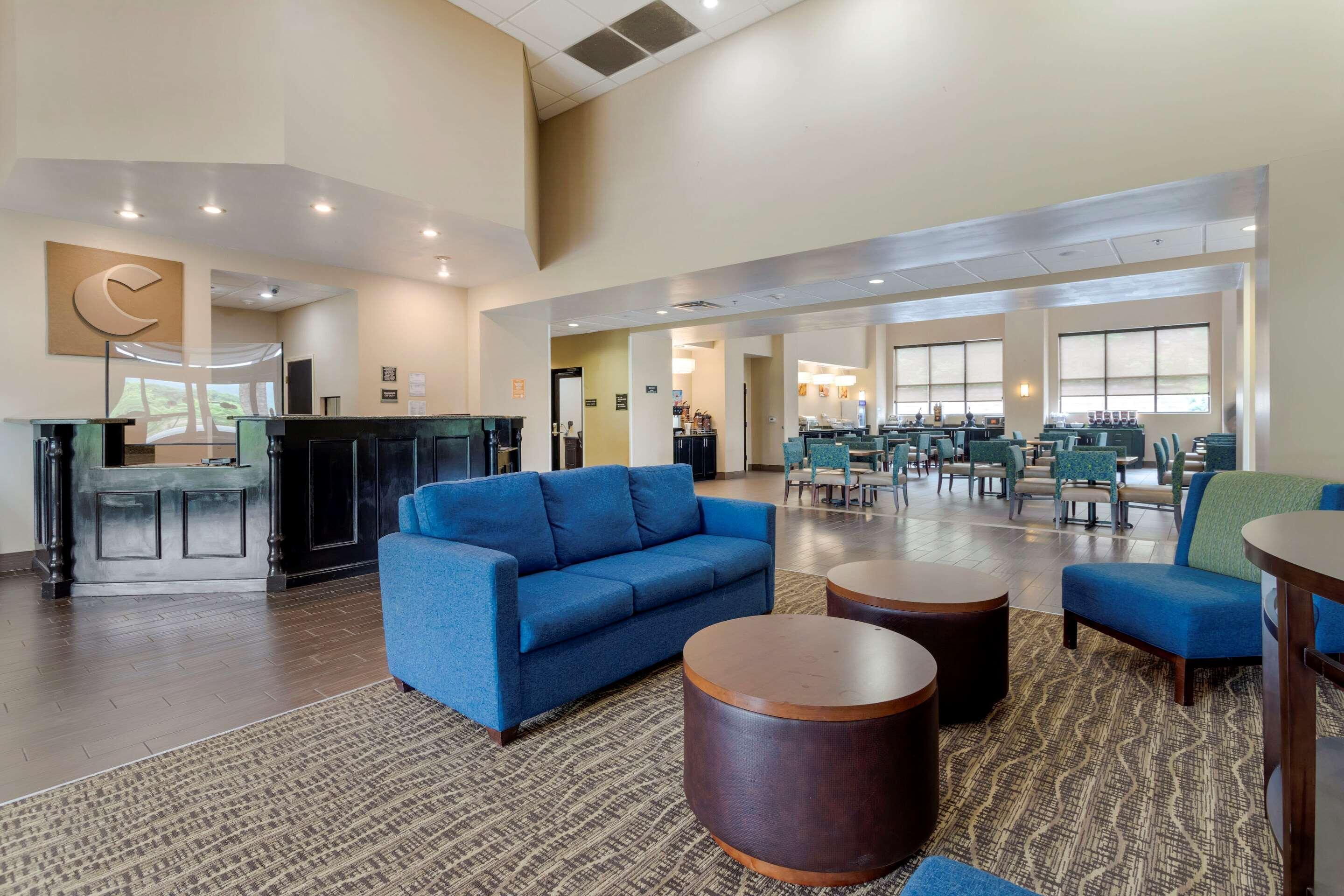 Vista Lobby Comfort Suites Kingsport South