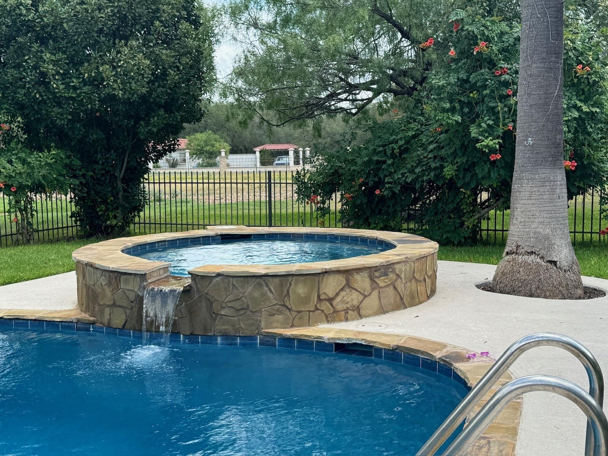 Spa Live Oaks Bed and Breakfast