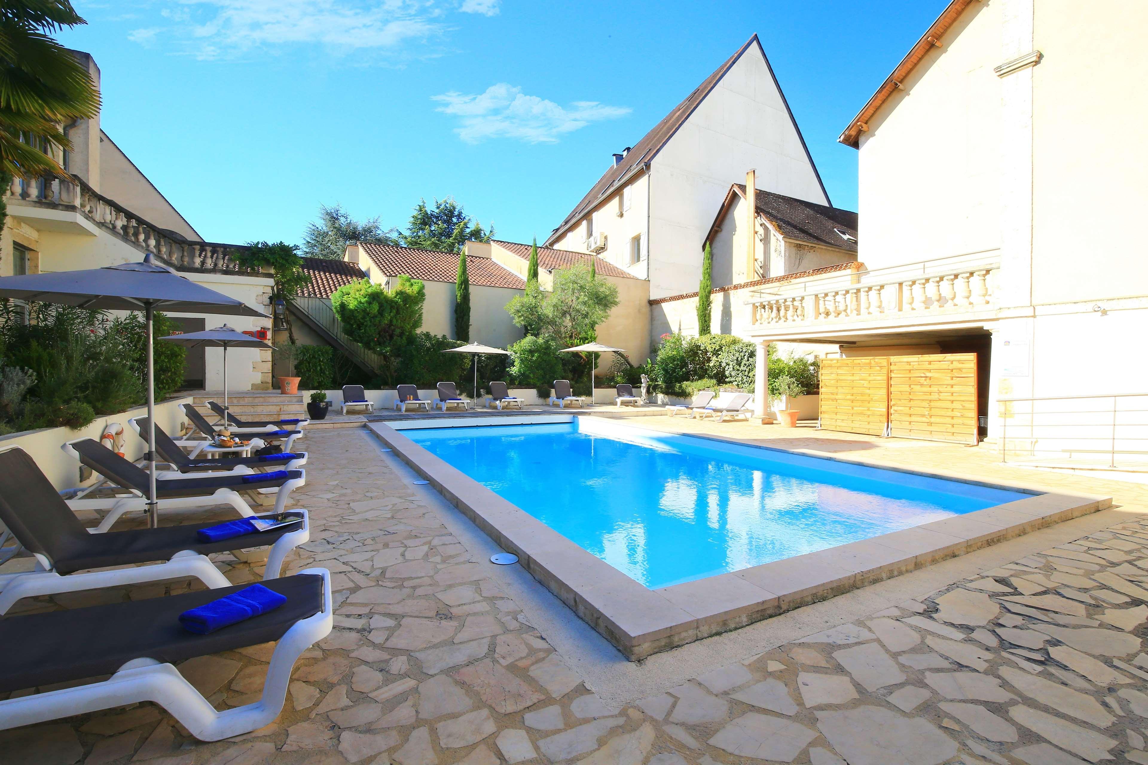 Vista Exterior Hotel Le Renoir