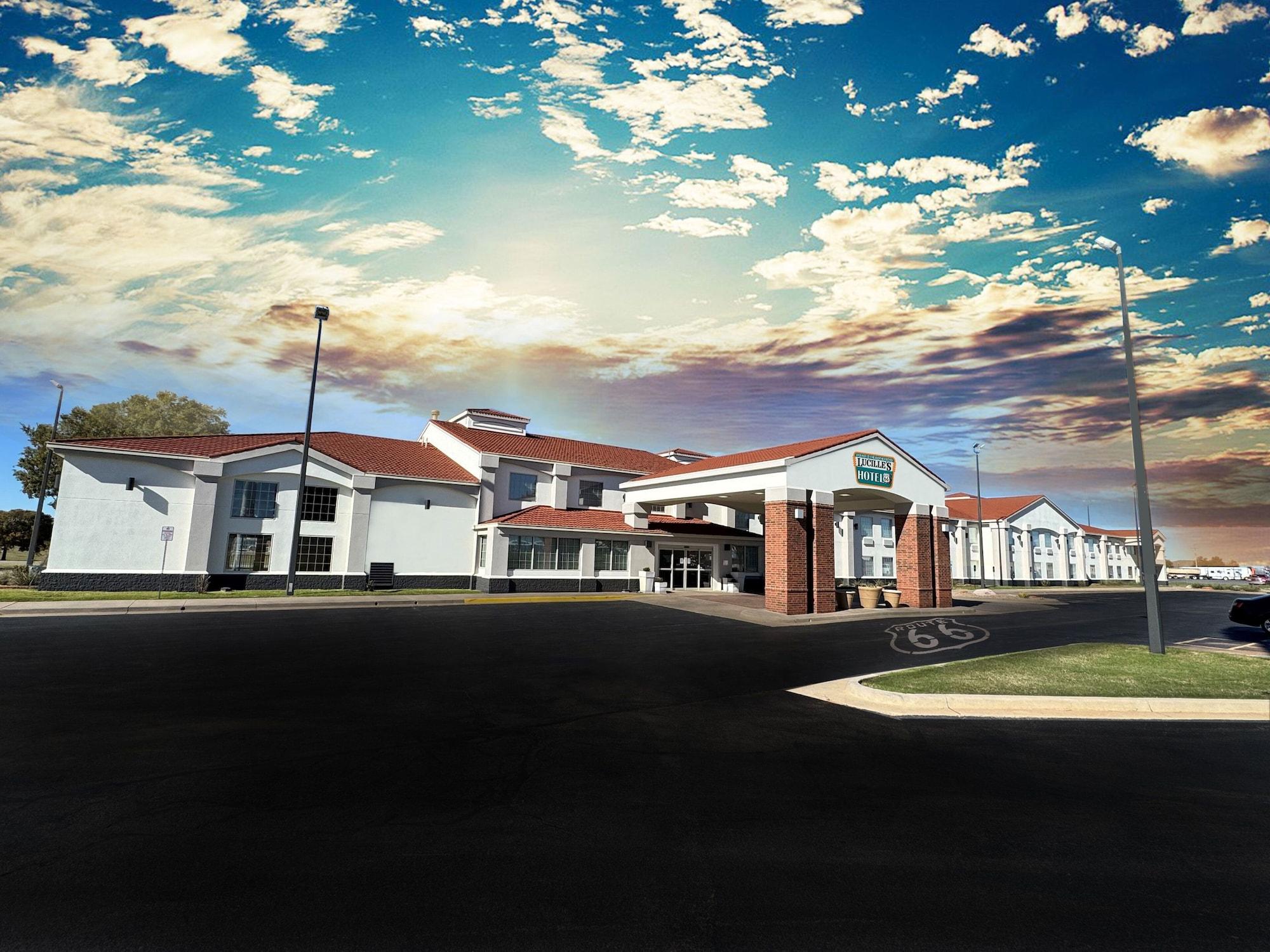 Varios Lucille's Hotel, Restaurant, & Bar