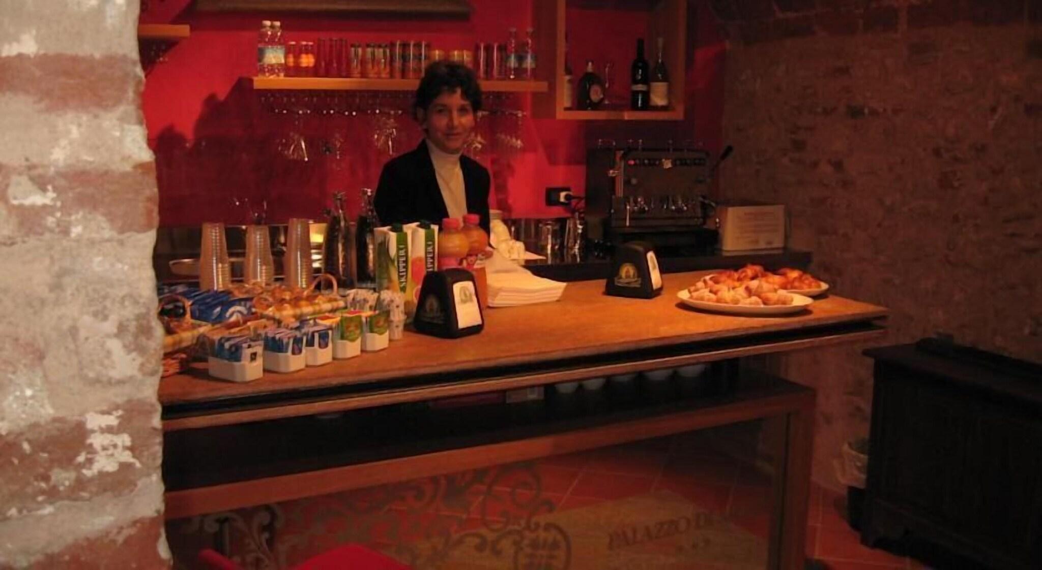 Bar/Salón Palazzo di Mezzo