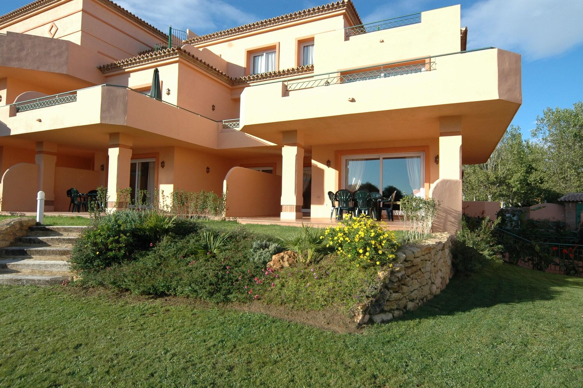 Vista Exterior Marbella Beach Resort at Club Playa Real