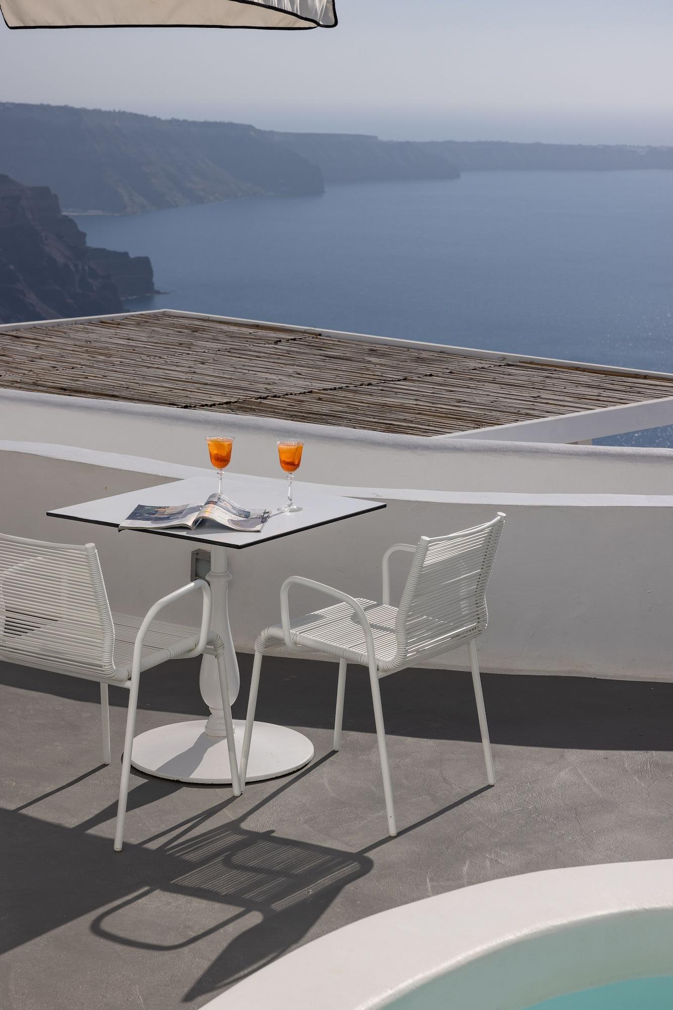 Playa Katikies Chromata Santorini - The Leading Hotels of the World