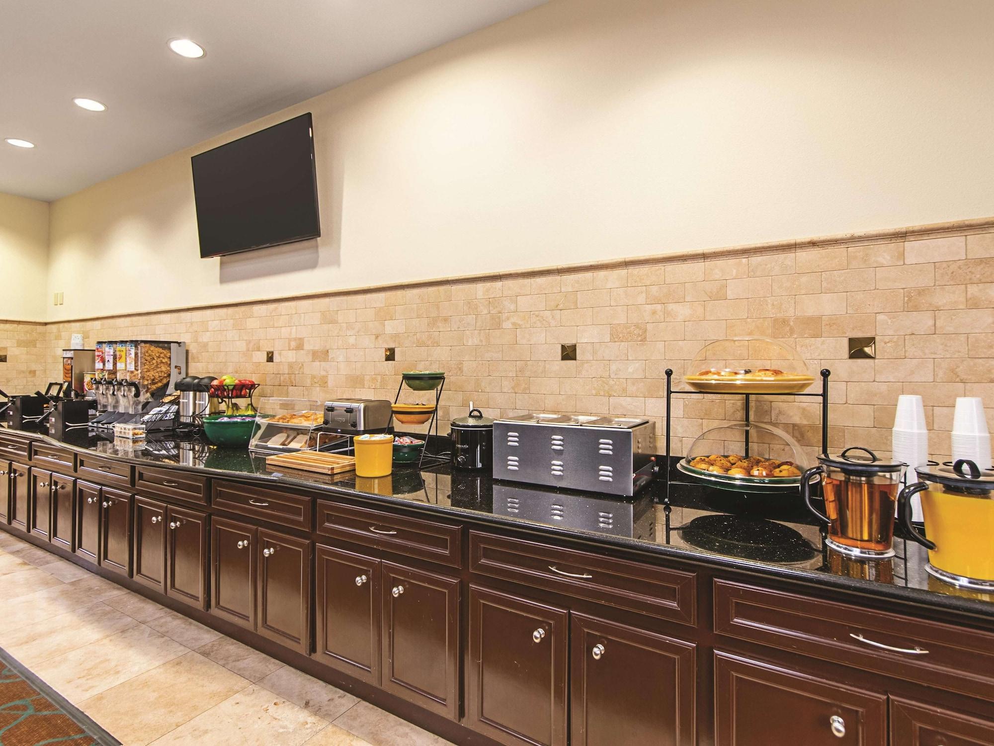 Restaurant La Quinta Inn & Suites by Wyndham Houston New Caney