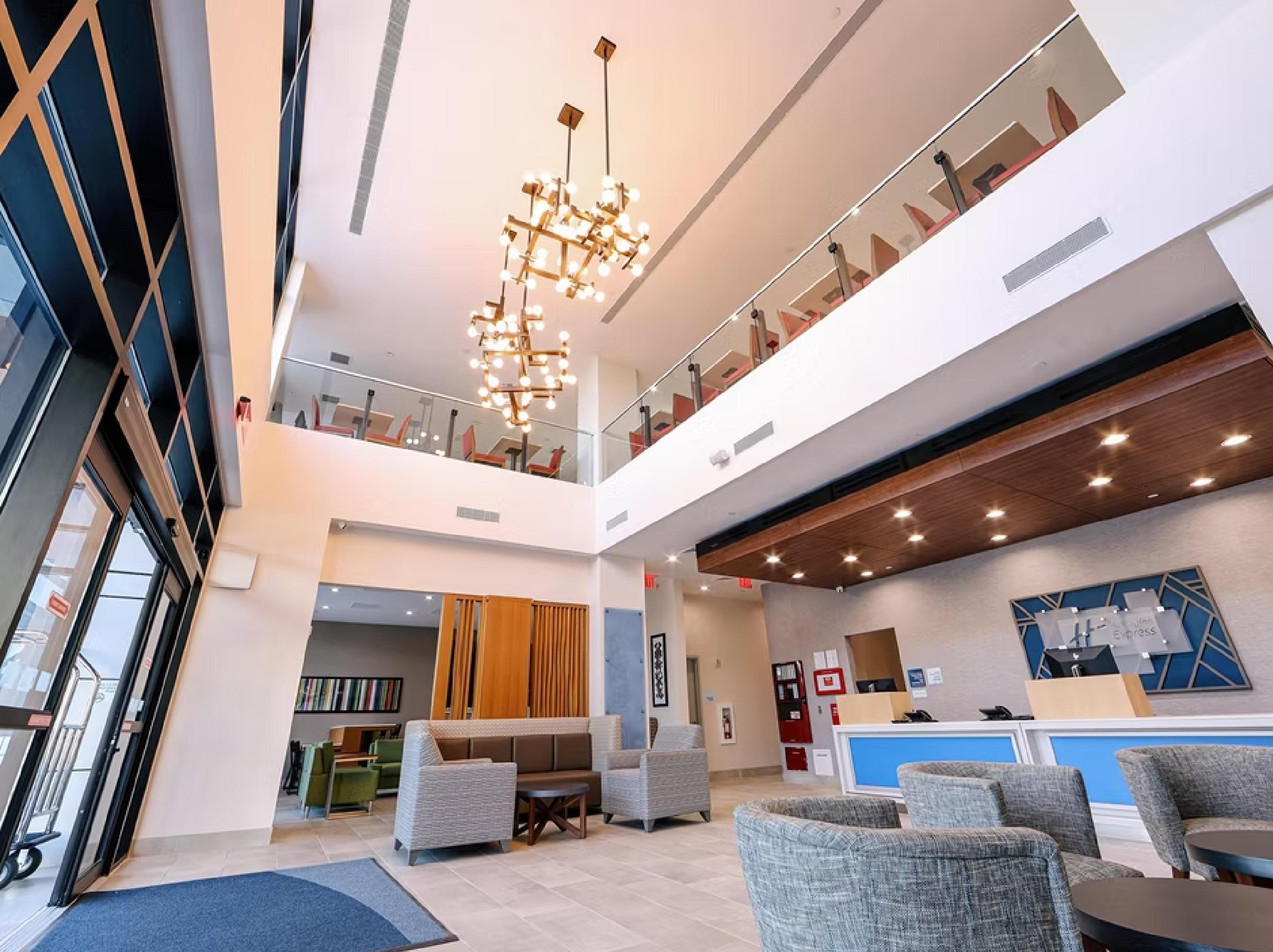 Vista Lobby Holiday Inn Express Long Island City E New York