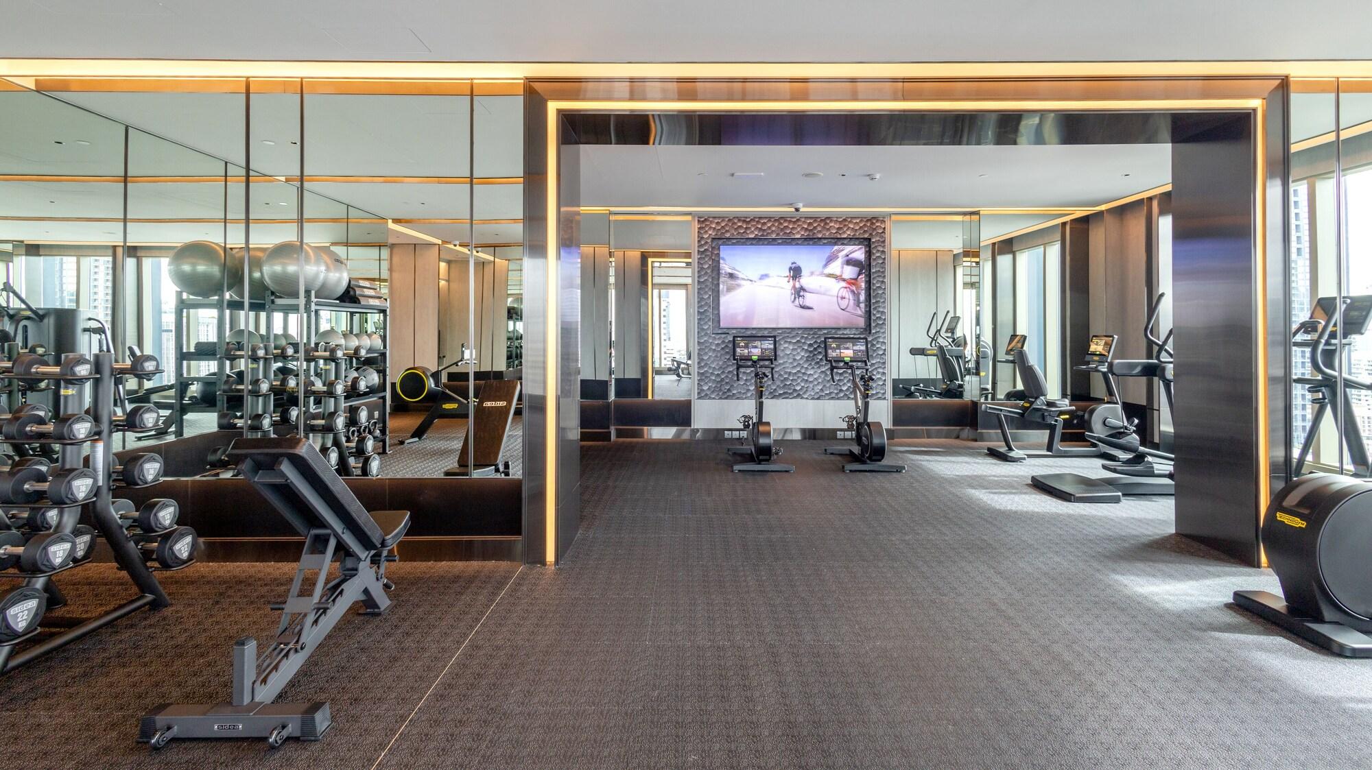 Gimnasio Grande Centre Point Surawong Bangkok