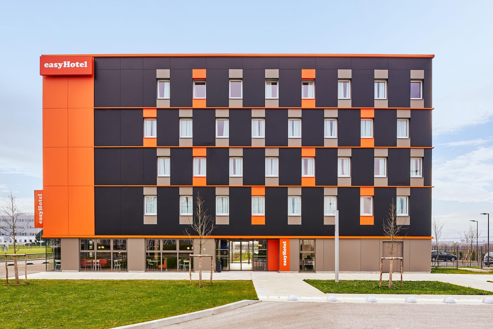 Vista Exterior easyHotel Paris Charles de Gaulle