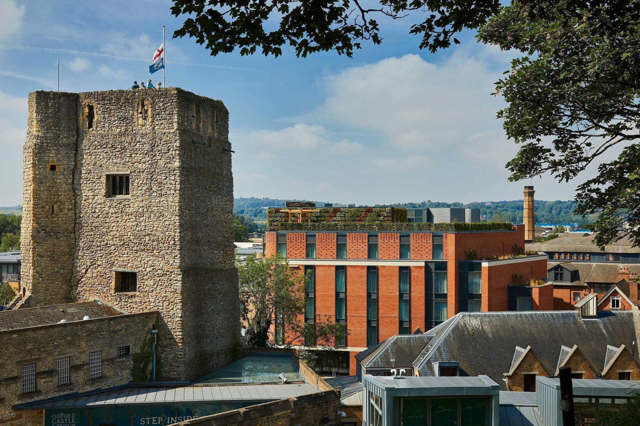 Vista Exterior Courtyard by Marriott Oxford City Centre