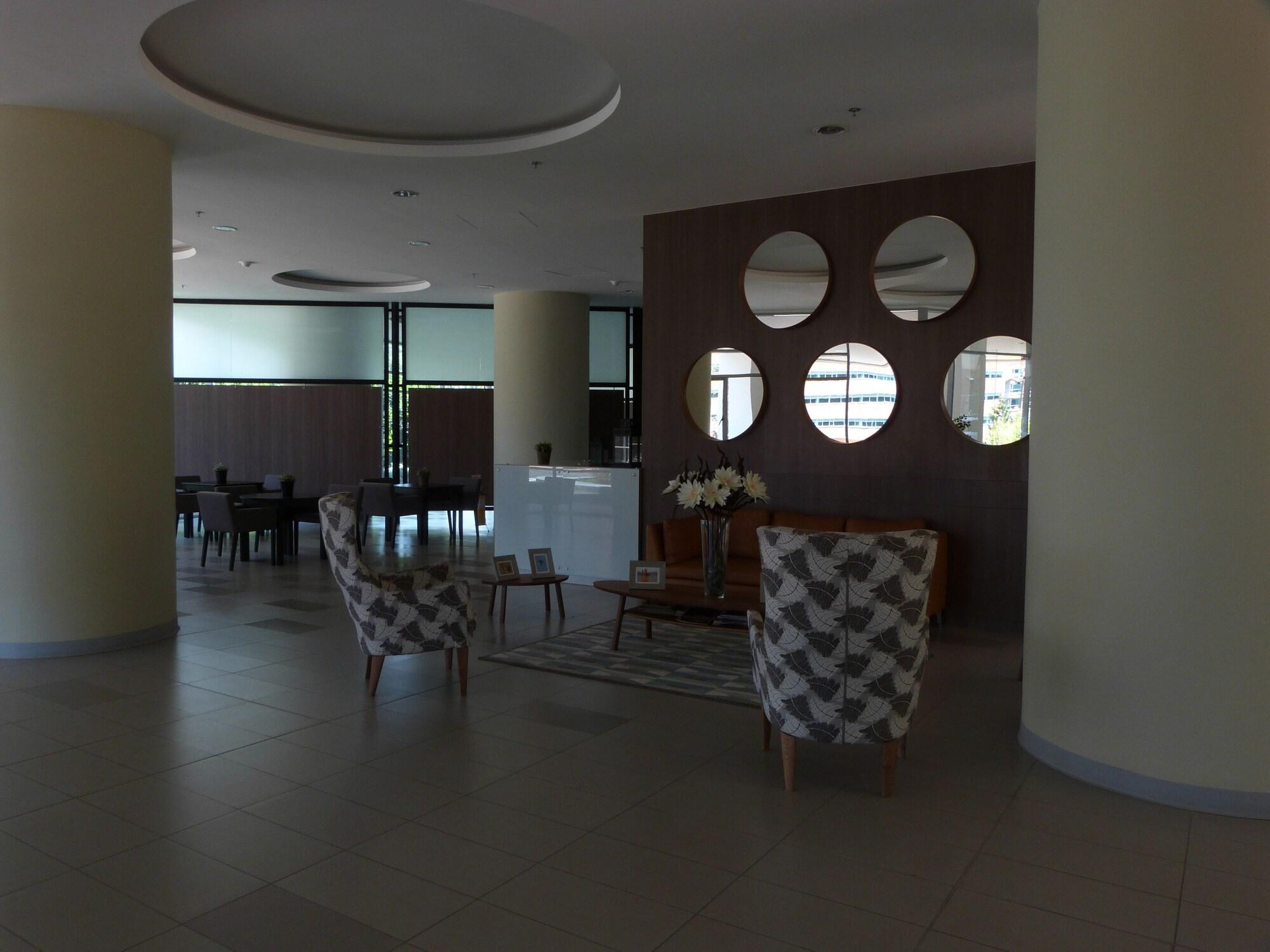 Vista Lobby Portanova Suites
