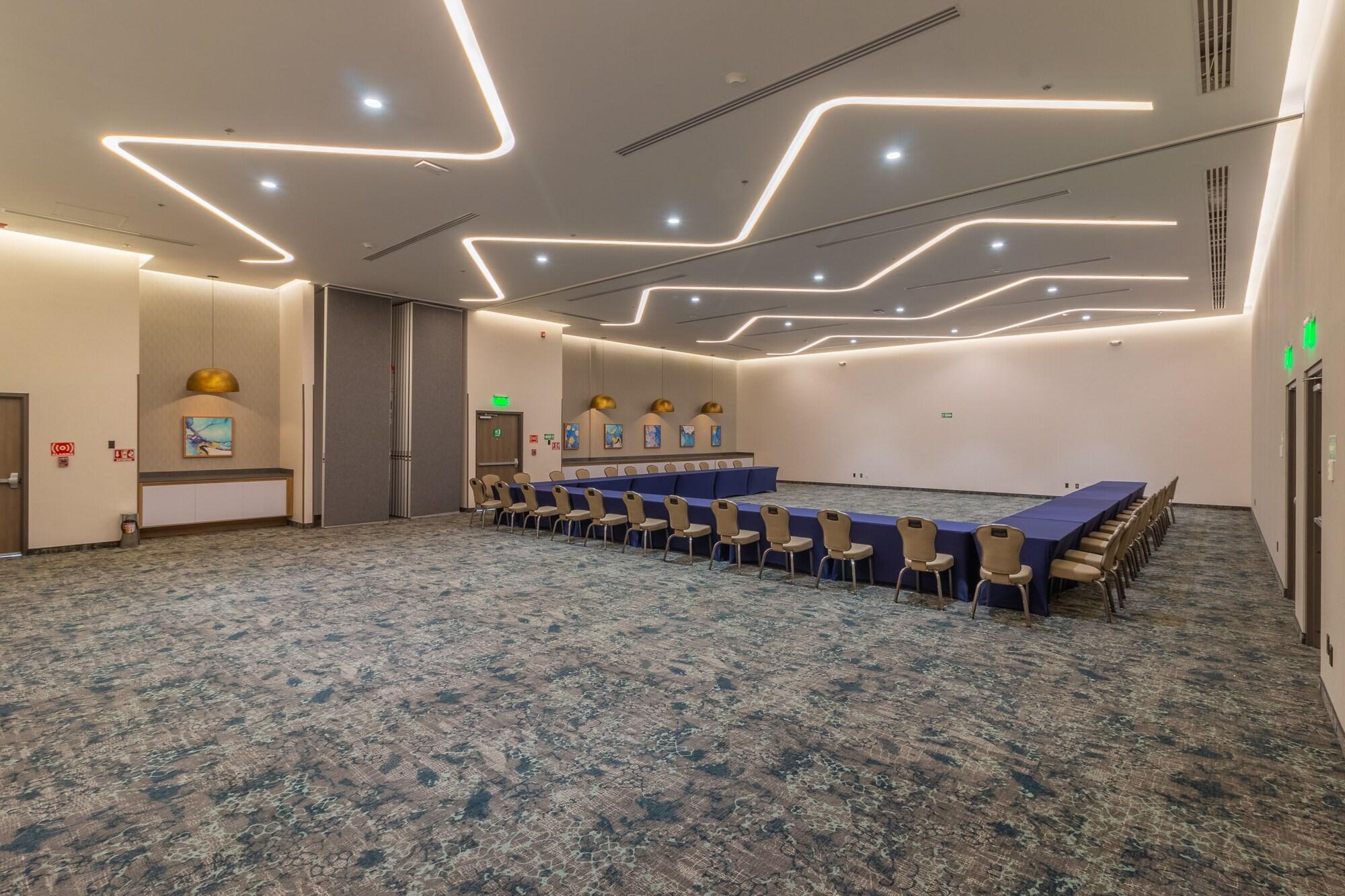 Sala de Reuniones Hampton by Hilton Aguascalientes Downtown