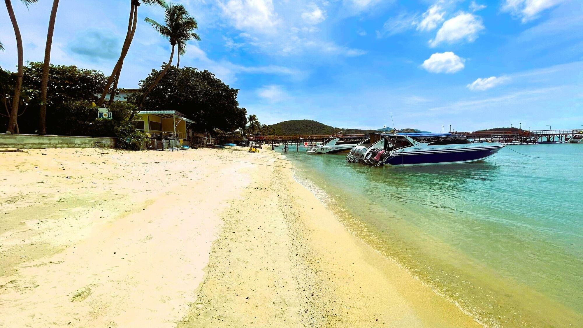 Playa Rockstar Beach Apartments