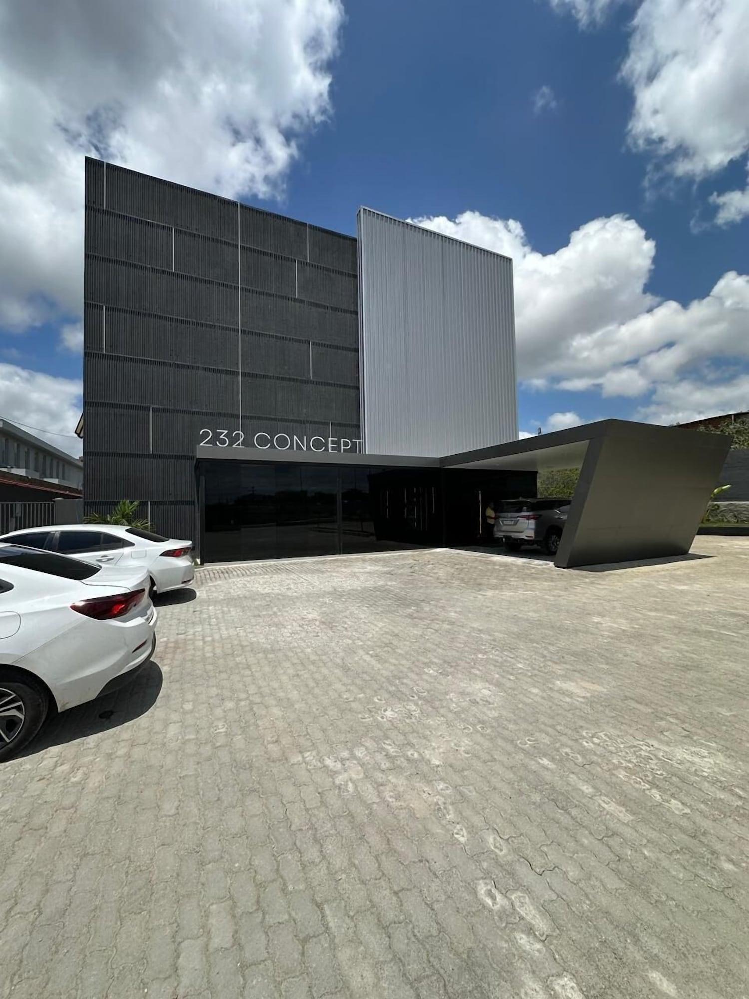Varios 232 Concept Hotel
