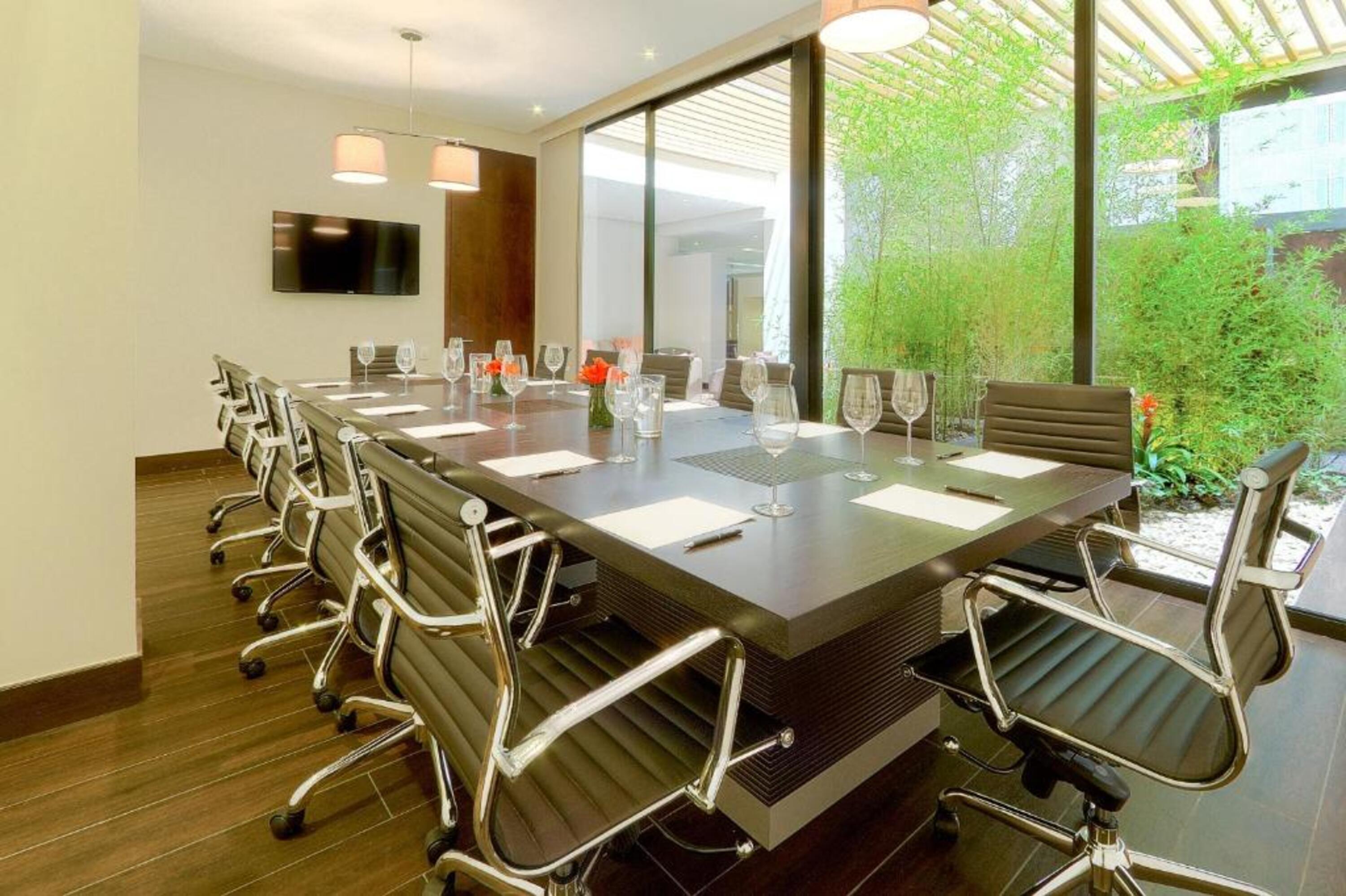 Sala de Reuniones Hotel 93 Luxury Suites by Preferred