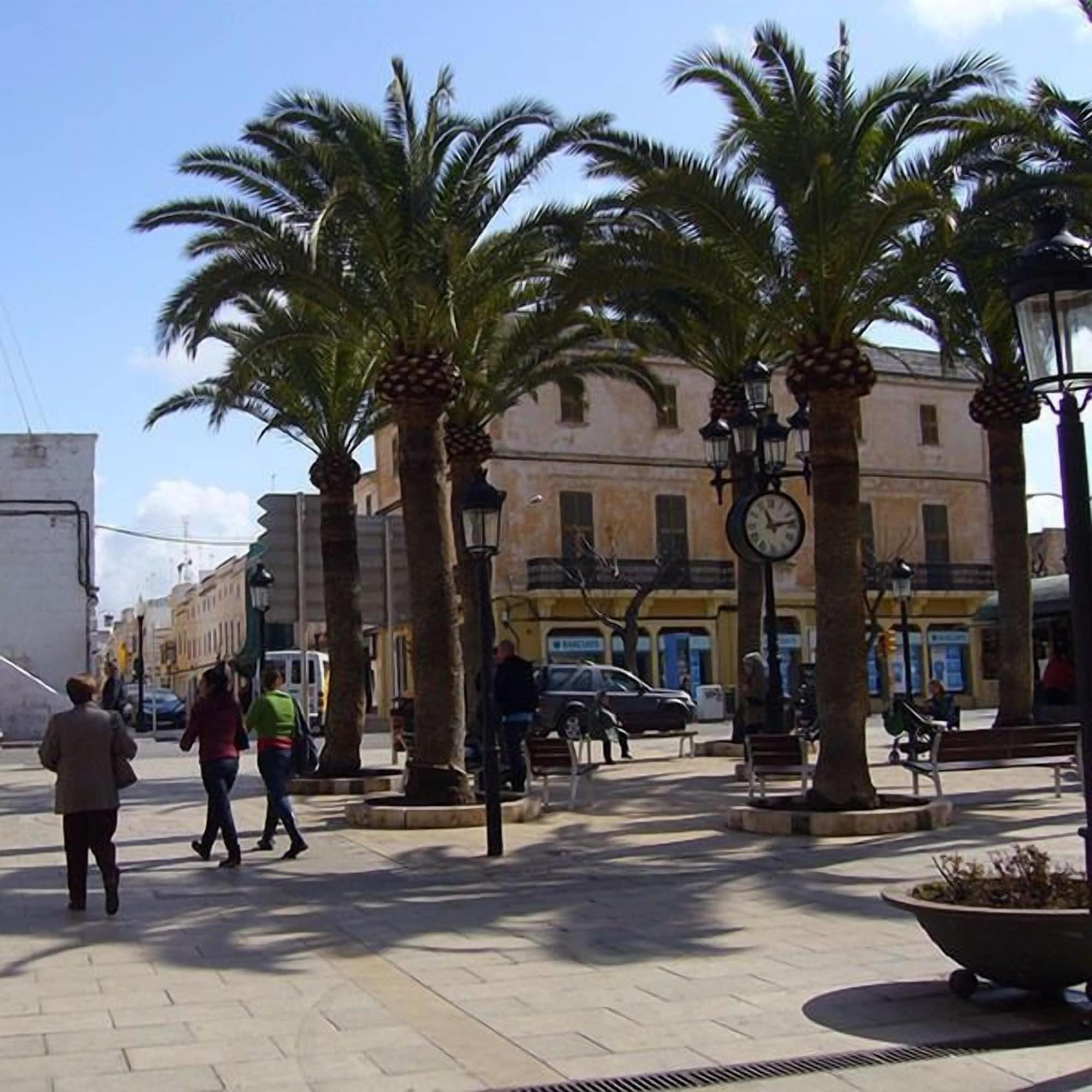 Vista Exterior Hostal Menurka