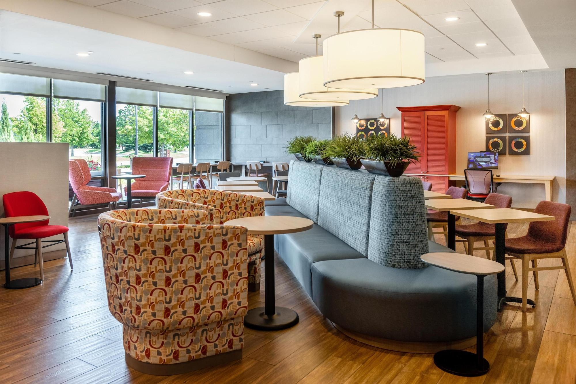 Restaurant Home2 Suites by Hilton Fargo, ND