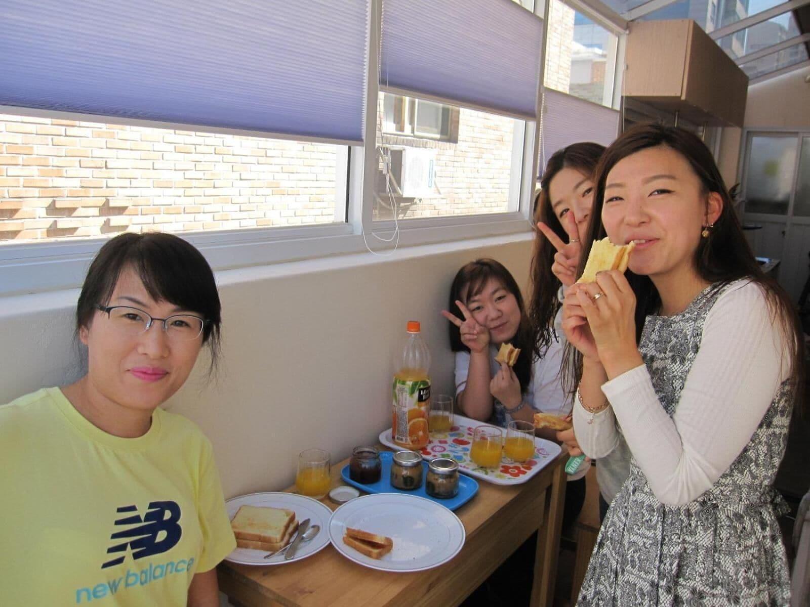 Restaurant Br. Guesthouse Hongdae