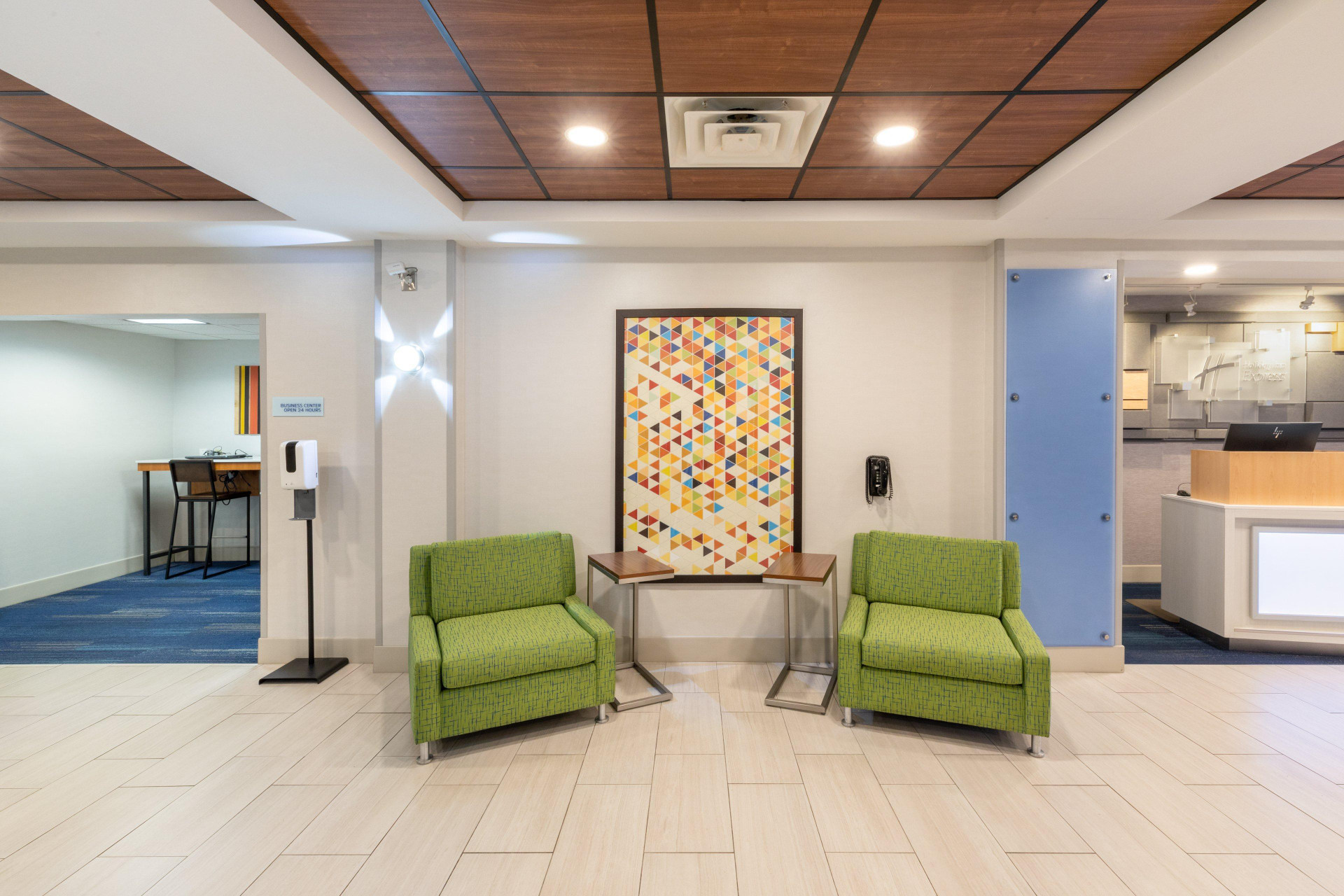 Vista Lobby Holiday Inn Express Minden by IHG