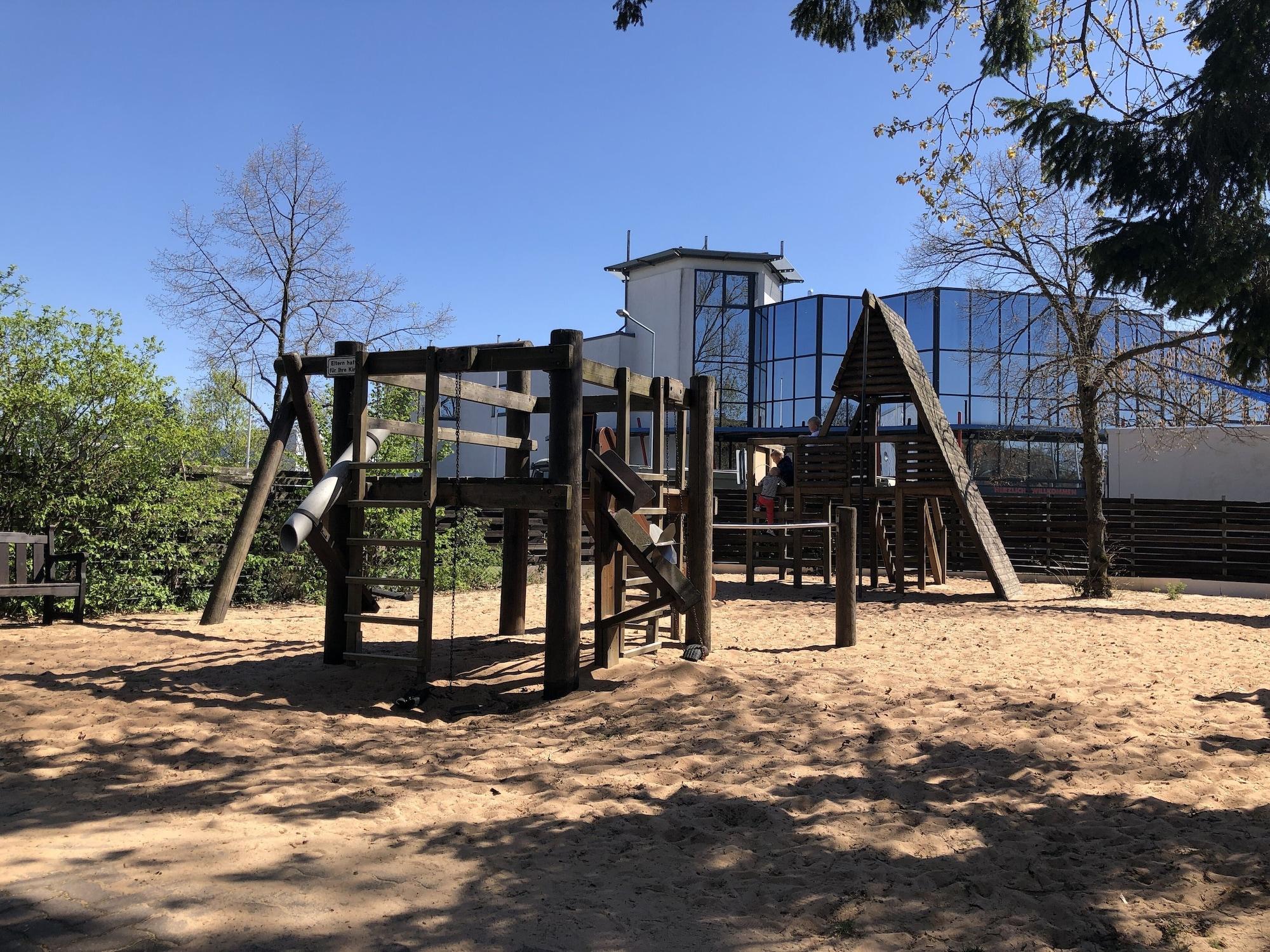 Instalaciones Recreativas Best Living Hotel Arotel