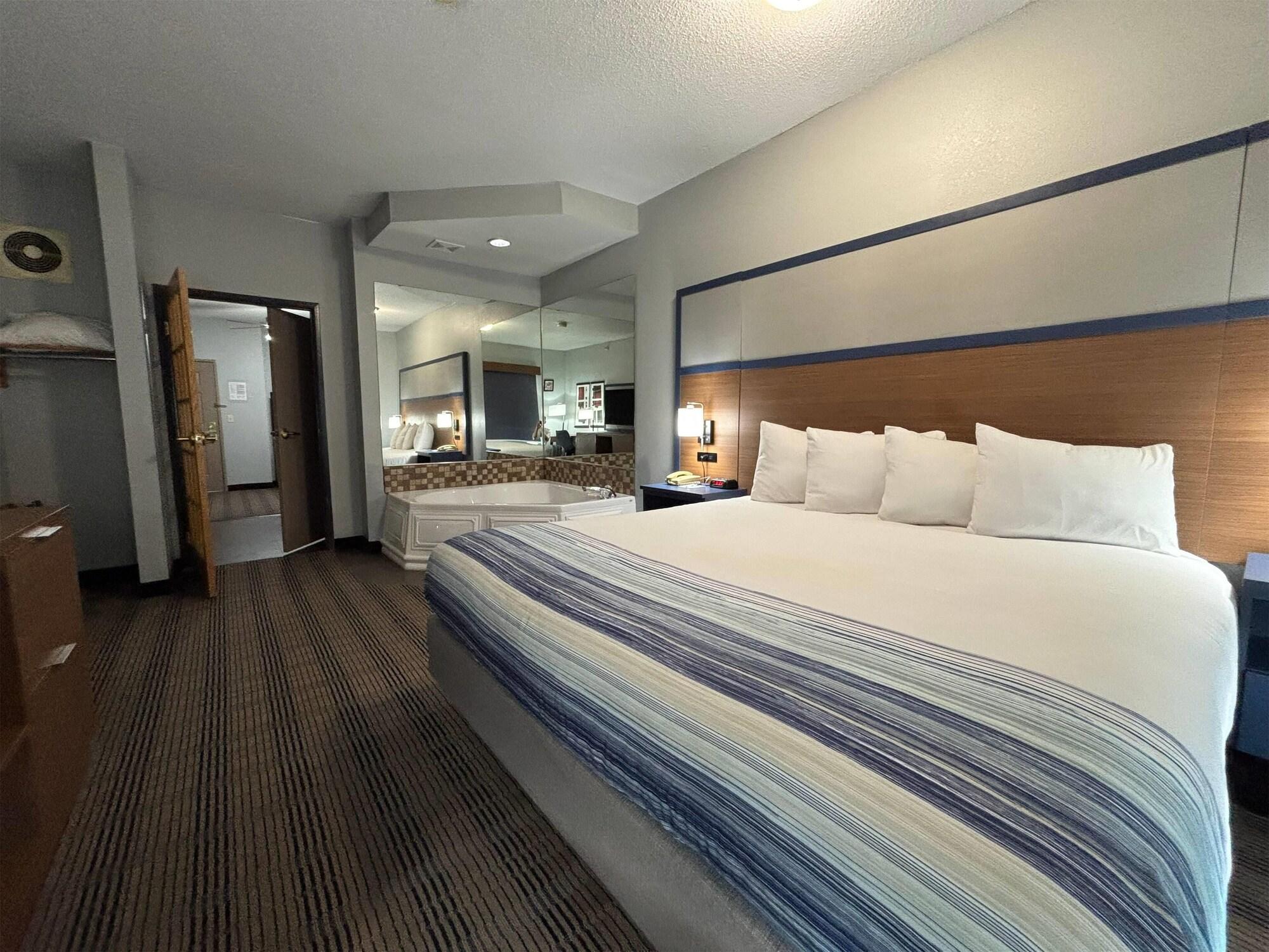 Habitación AmericInn by Wyndham Galesburg