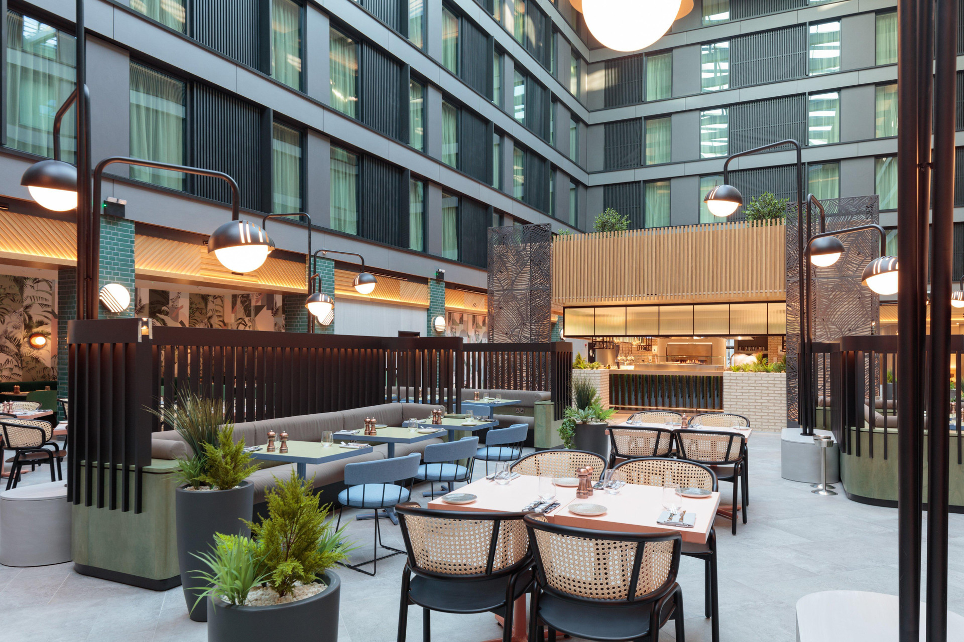 Vista Exterior Holiday Inn London Heathrow - Bath Road by IHG