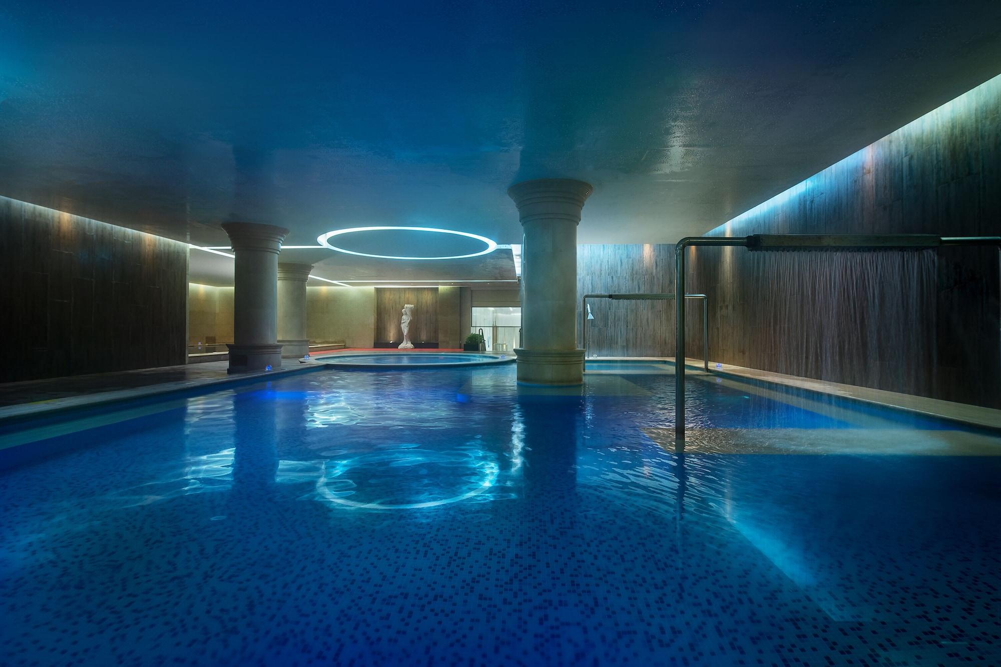 Vista Piscina Fragrant Hill Empark Hotel