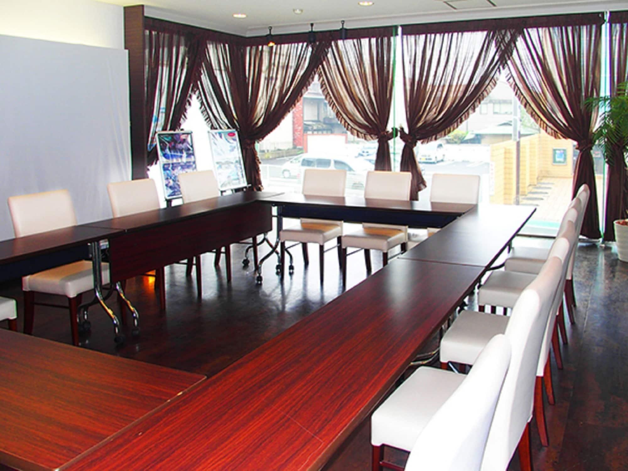 Sala de Reuniones HOTEL LiVEMAX Iyo Mishima