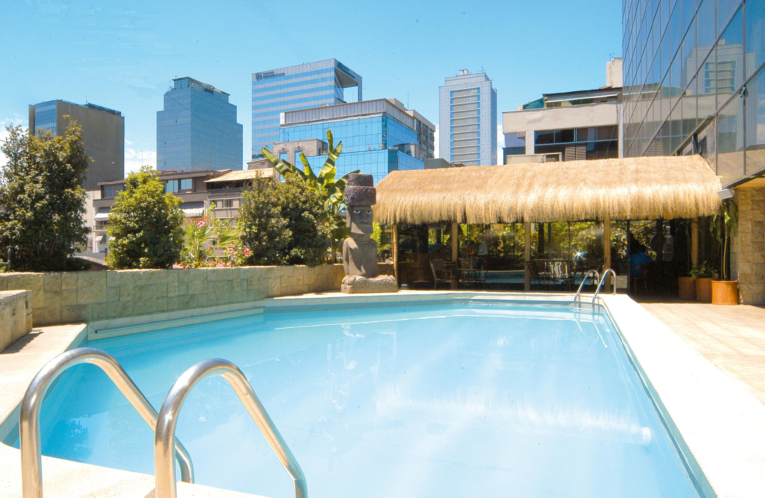Vista Piscina Almacruz Hotel y Centro de Convenciones (Ex Galerías)