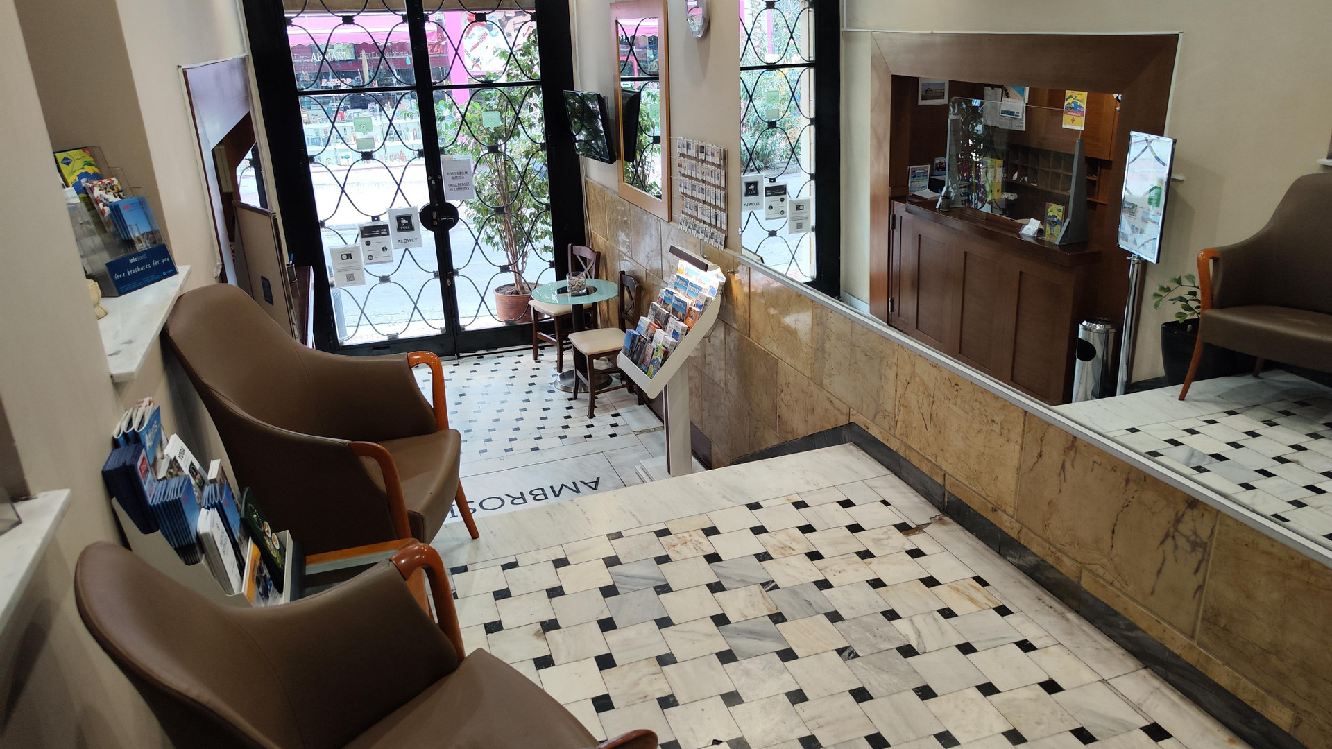 Vista Lobby Ambrosia Suites