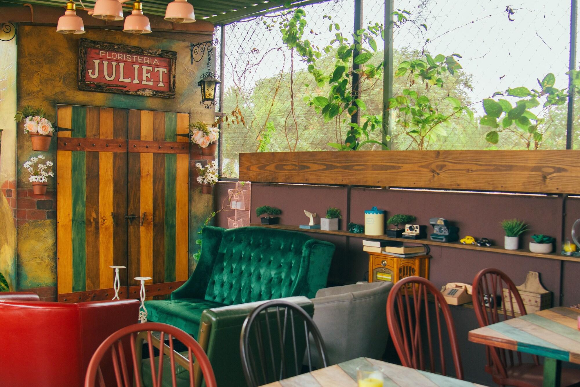 Restaurant HOSTAL VELVET