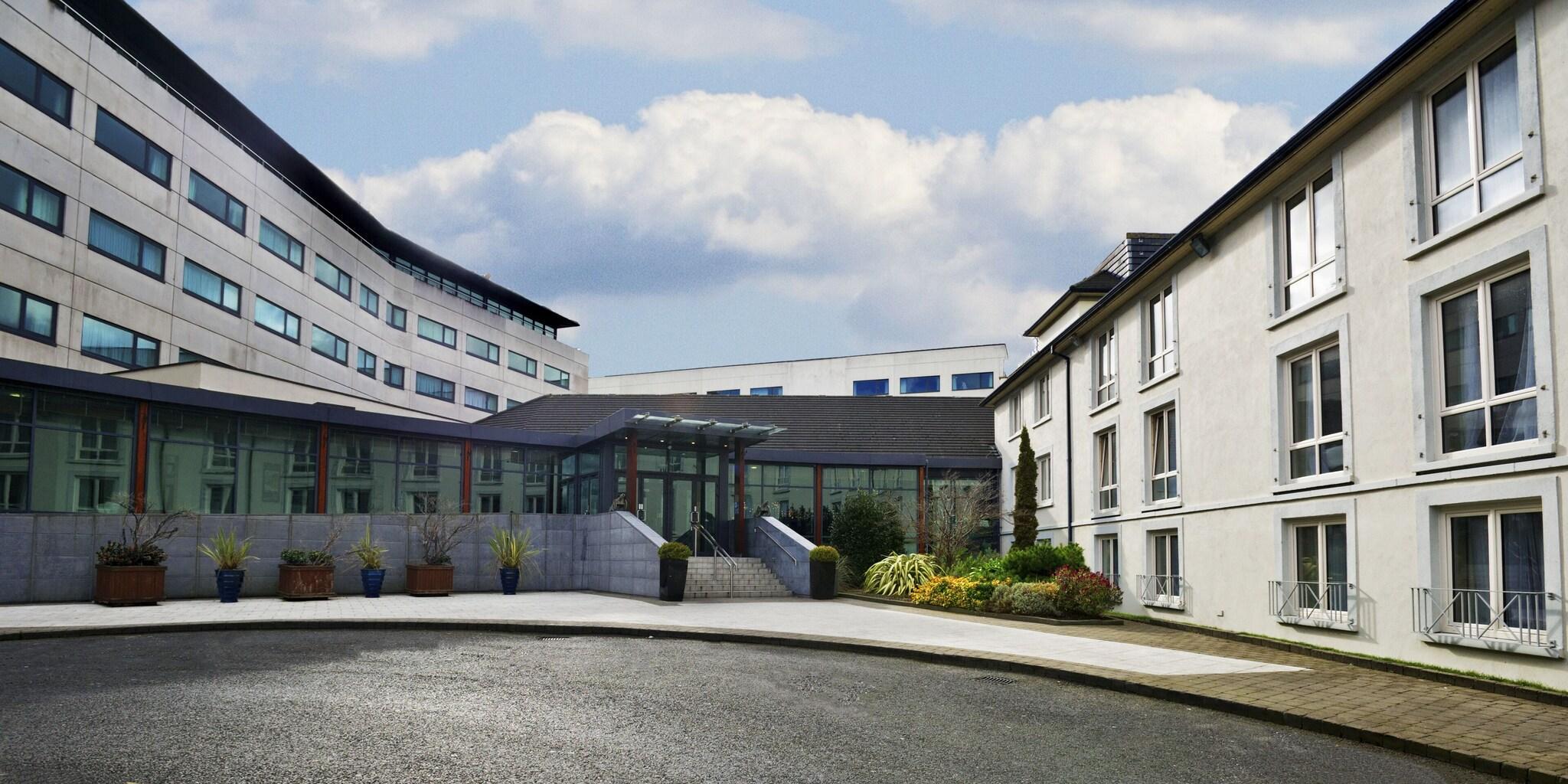 Vista Exterior The Green Isle Hotel Dublin