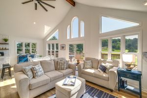 Alquiler Vacacional - Beautiful Bellaire Home w/ Amenities, 4 Mi to Lake