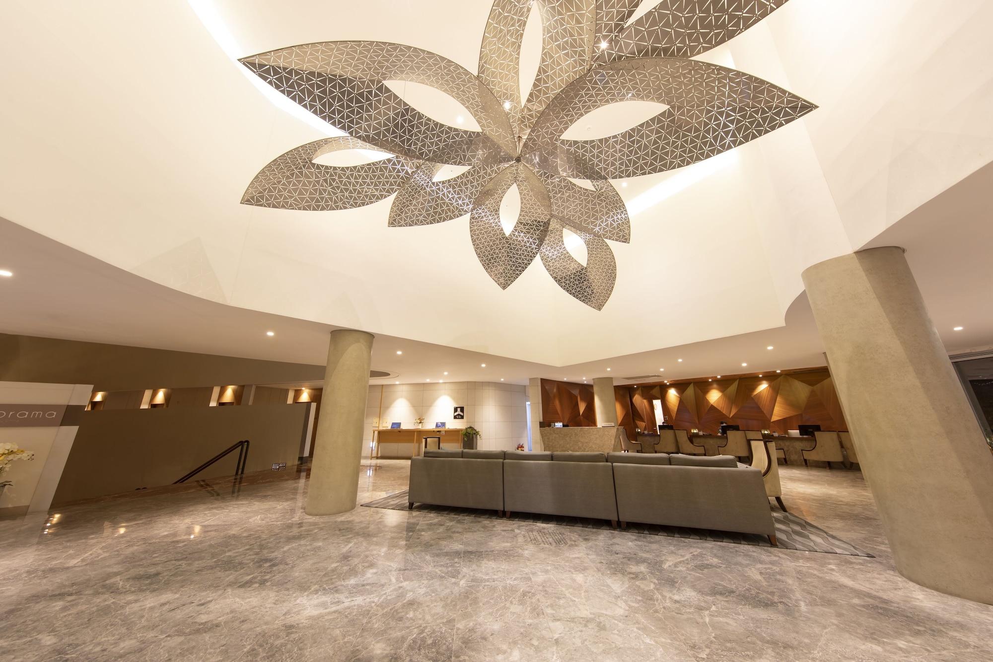 Vista Lobby Hidden Cliff Hotel & Nature