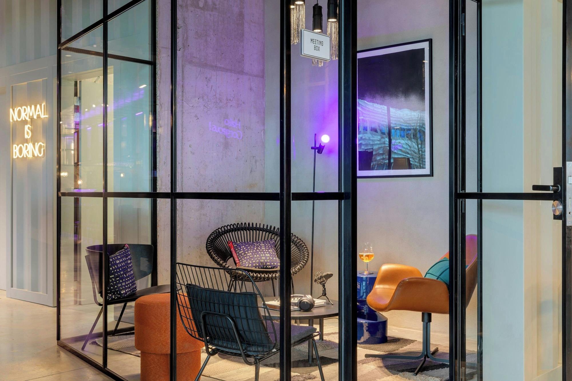 Sala de Reuniones Moxy Antwerp