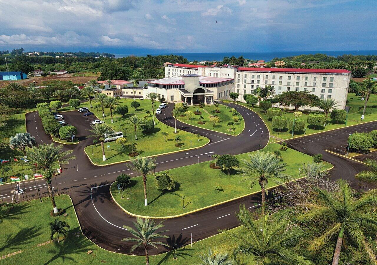 Varios Bisila Palace