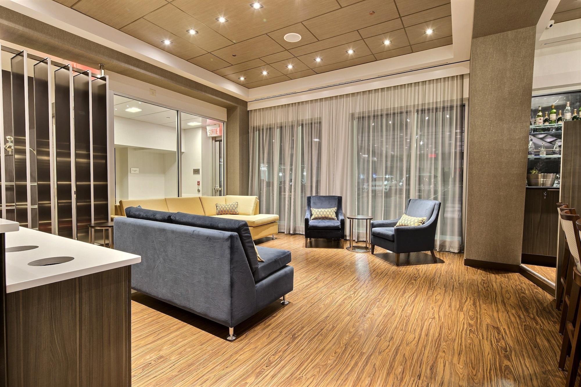 Vista Lobby Courtyard by Marriott Quebec City