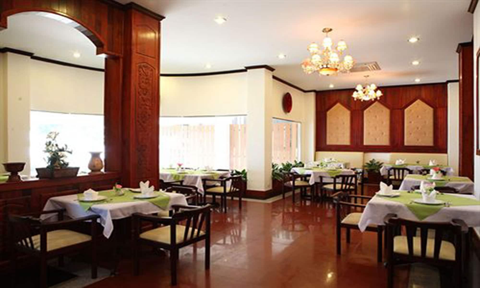 Restaurant Vansana Riverside Hotel