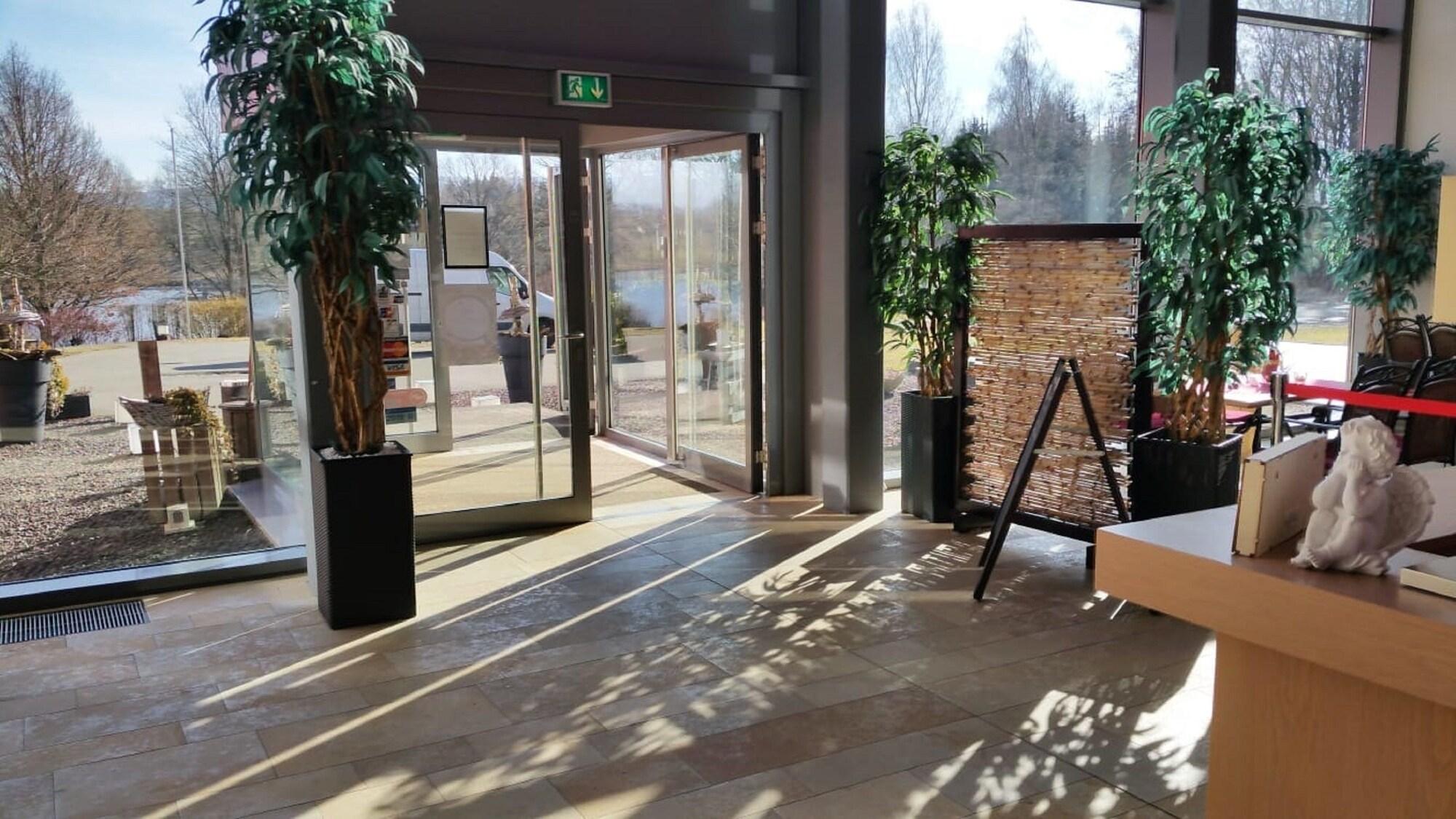 Vista Lobby Seehotel Kell am See