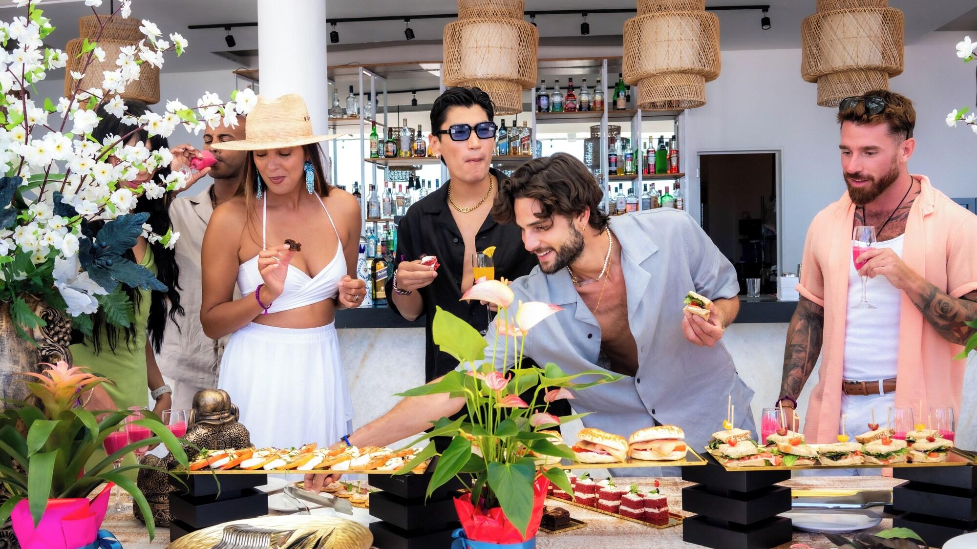 Restaurant Almar Resort Luxury LGBT Beach Front Experience