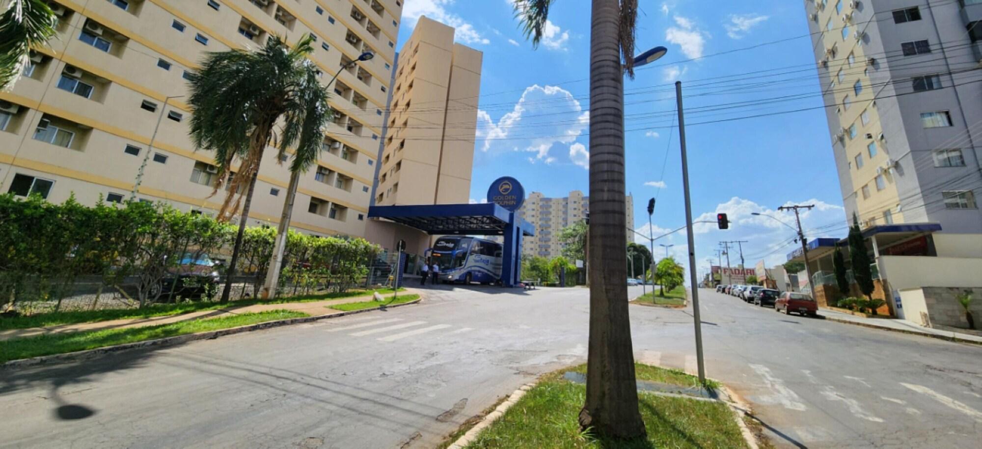 Vista Exterior Golden Dolphin GrandHotel - Piscinas 24h