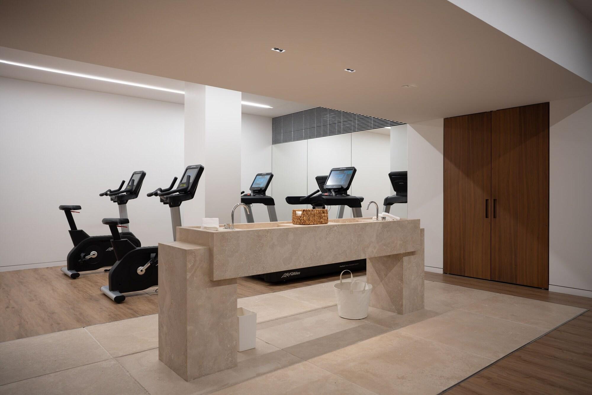 Gimnasio R48 Hotel and Garden