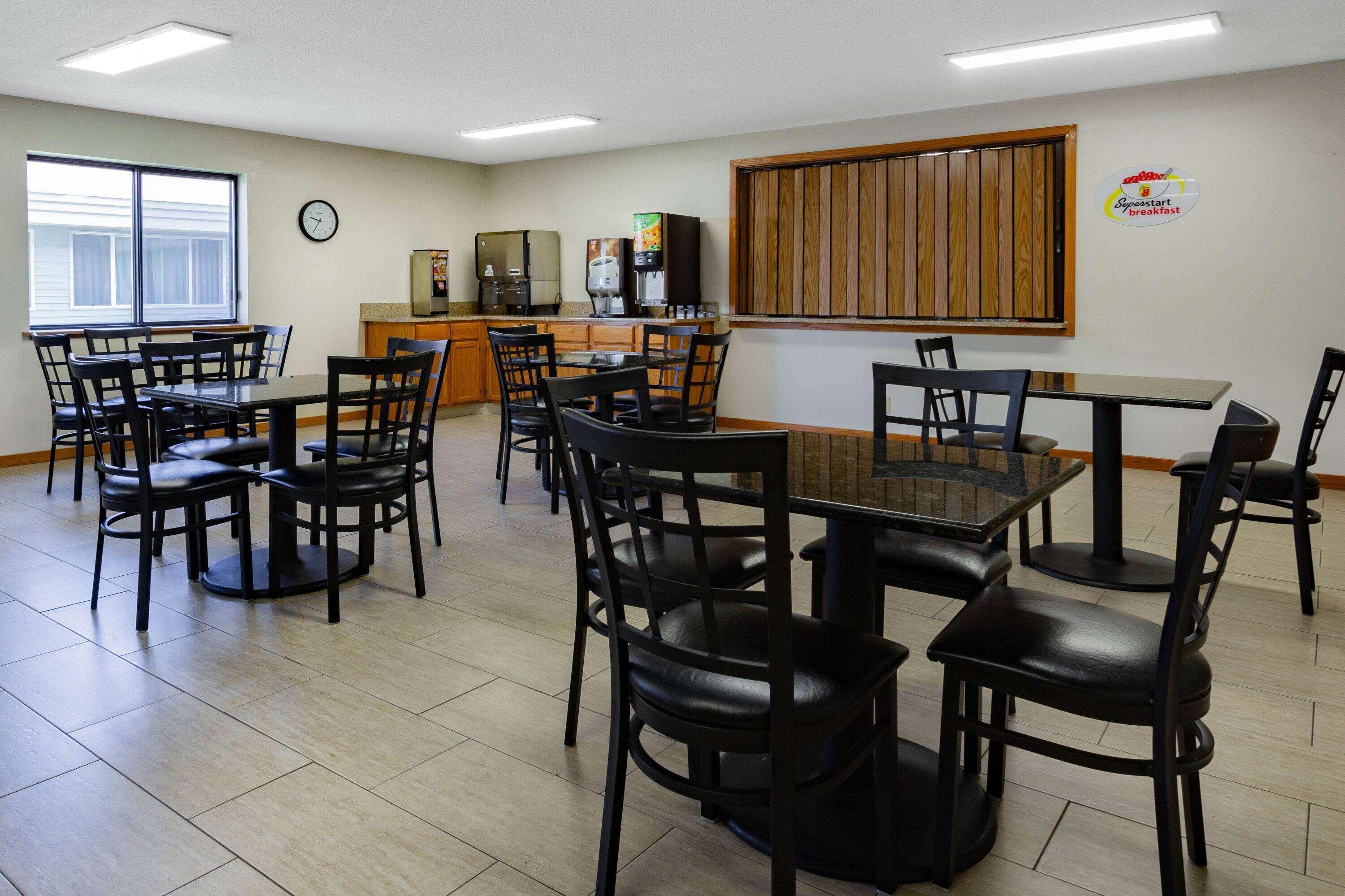 Restaurant Super 8 by Wyndham La Crosse