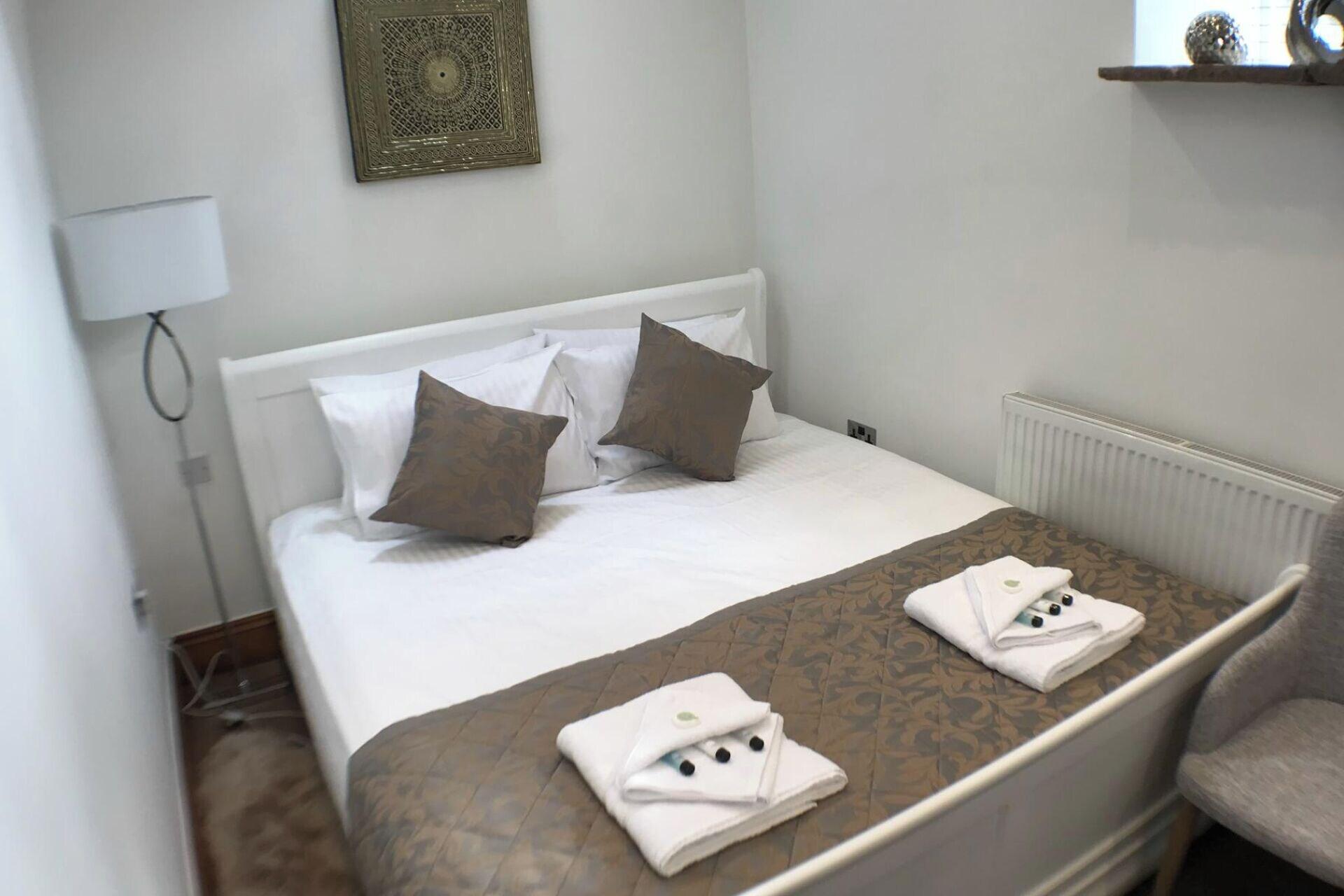 Varios Barn-sleeps 2-pets Ok-parking-near Alton Towers