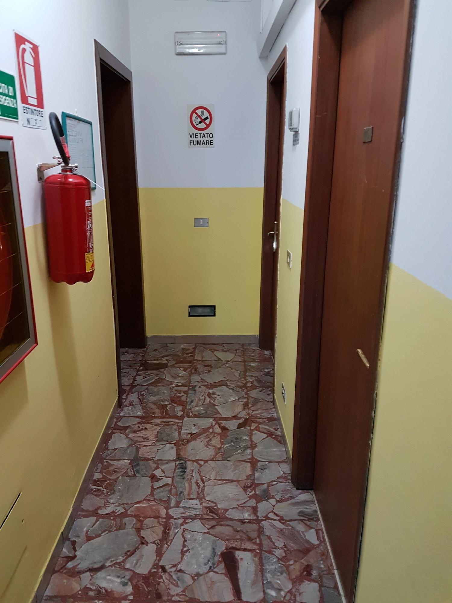Varios Albergo Sonia