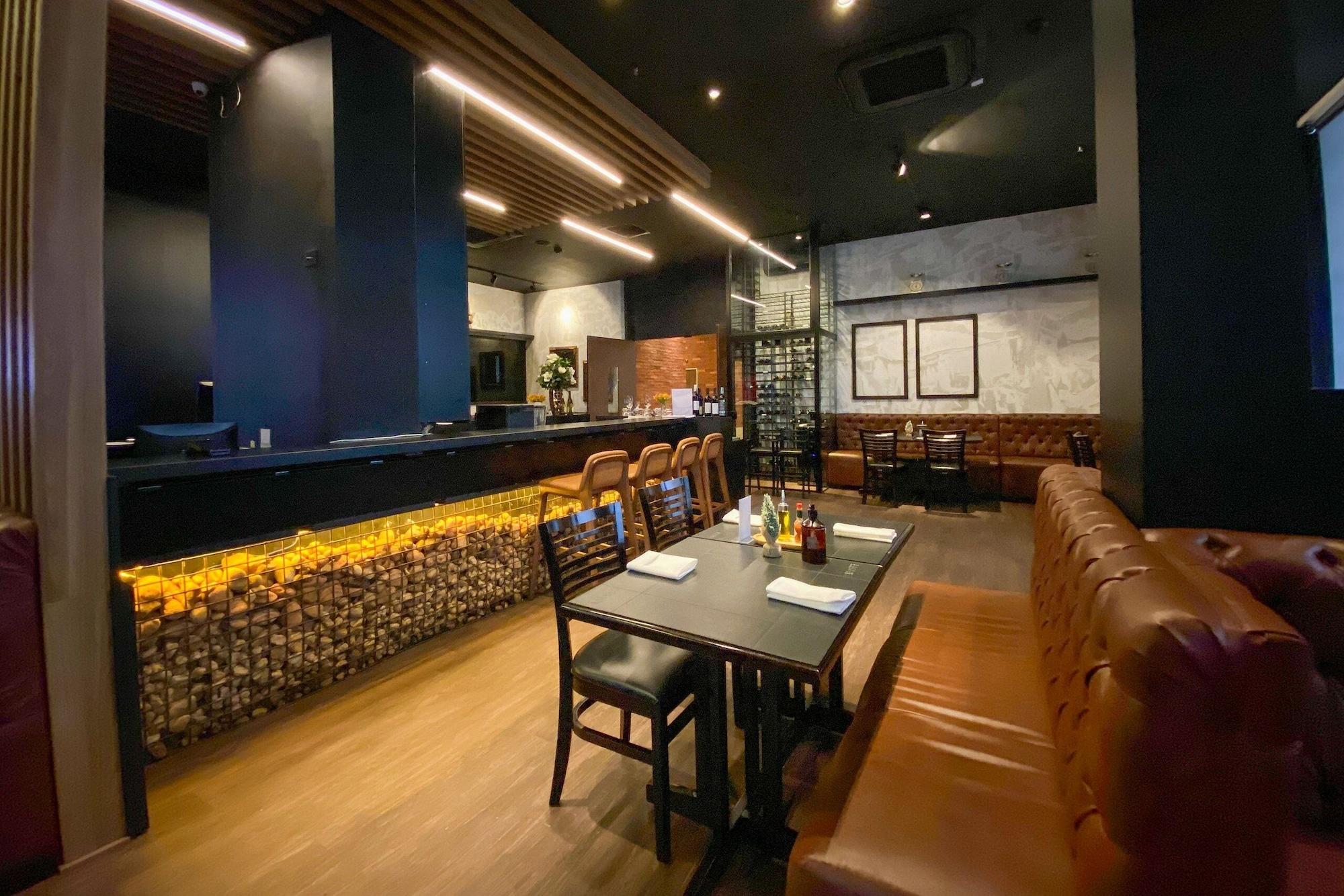 Restaurant OZPED Flats Particulares Nobile Suítes