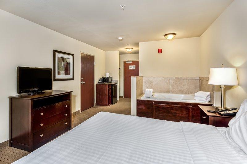 Spa Cobblestone Inn & Suites - Vinton