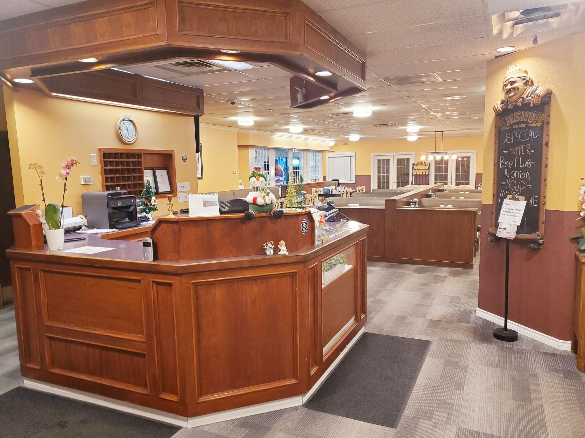 Vista Lobby Moosomin Country Squire Inn