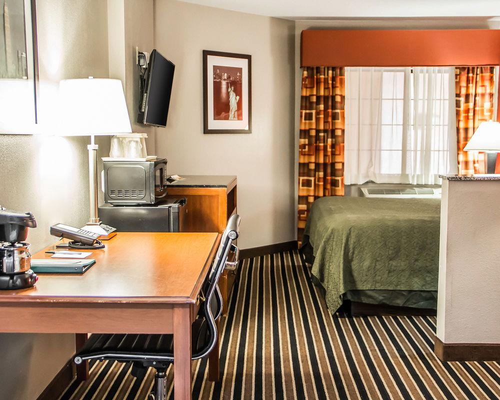 Set de Habitación Quality Suites I-44