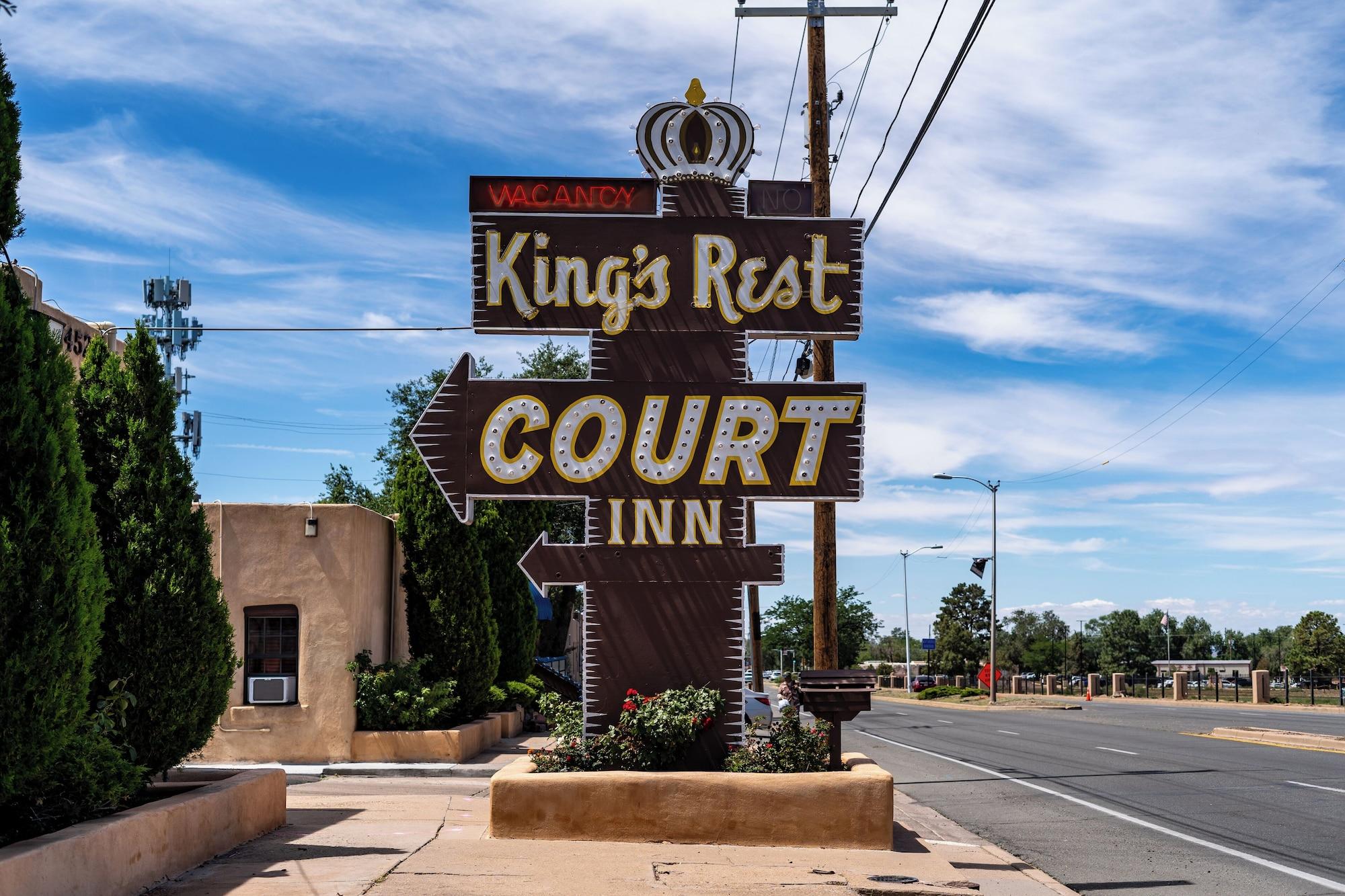Varios King's Rest Court Inn